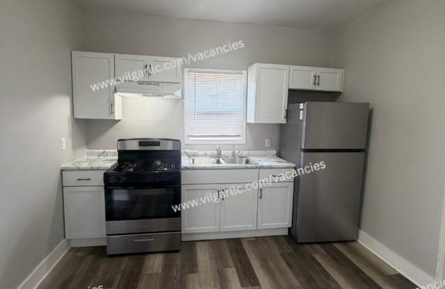 Spacious • 3 bedroom • 1 bath photos photos