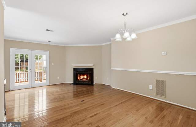5906 BRIDGETOWN Court Gallery 4