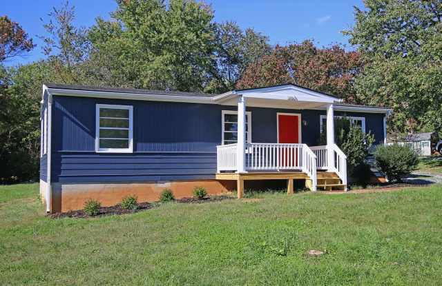 Updated Small Pet-Friendly Crozet Home photos photos