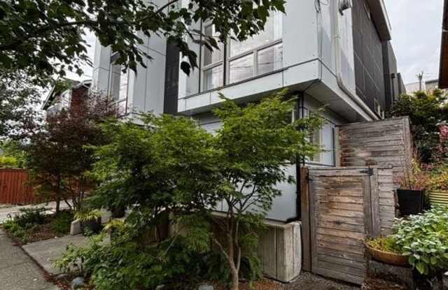 Modern Tri-Story in the heart of Capitol Hill Gallery 3