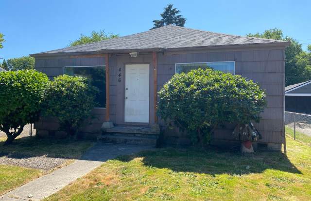 Two Bedroom Home with a Garage and Large Yard Gallery 1