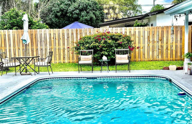 5770 NE 18th Ave photos photos