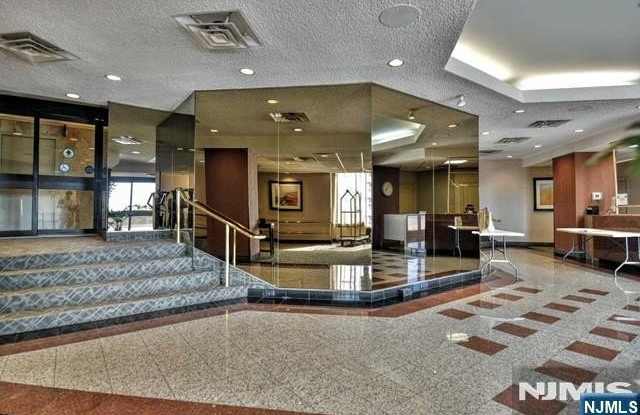 216 Harmon Cove Tower Gallery 2