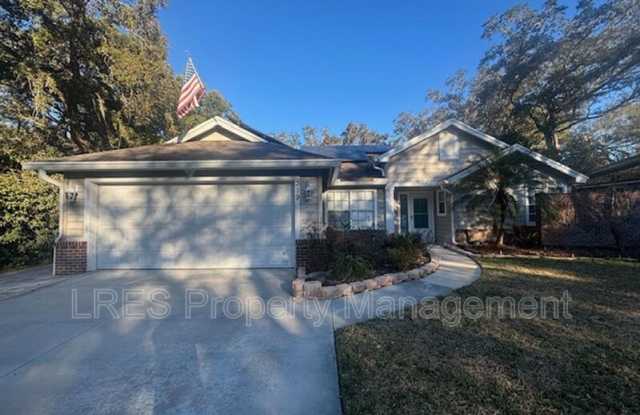 319 Oak Leaf Cir photos photos