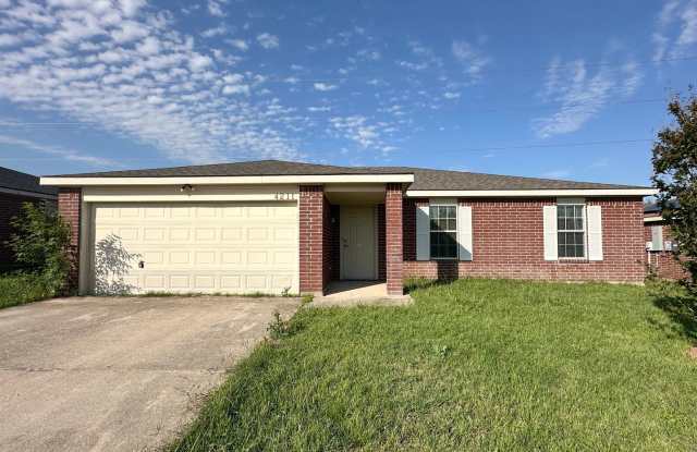 Available May 22nd! Small Dogs Accepted! photos photos