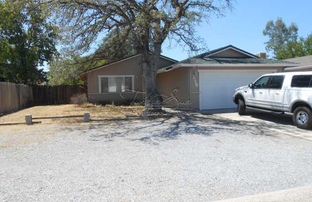 North Redding Home with 2 Car Garage photos photos