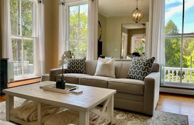 541 Bellevue Avenue unit: 4 photos photos