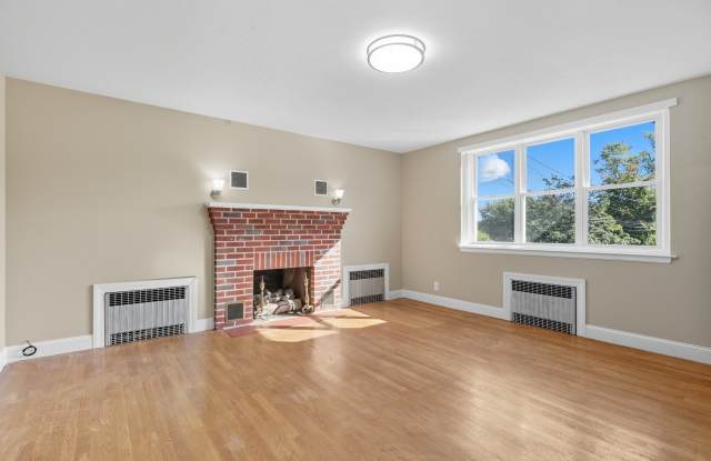 142 Wolcott Street photos photos