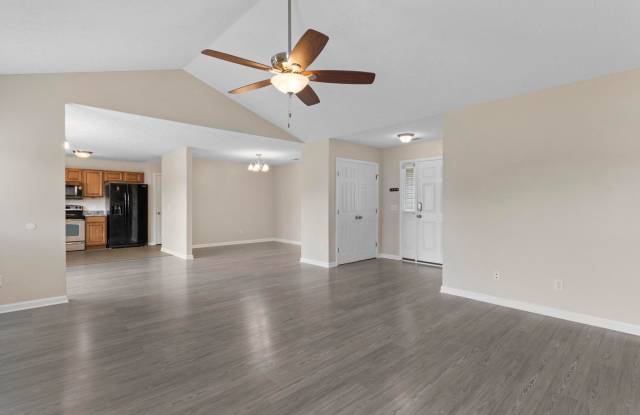 Corner House with Fenced Back Yard Available! Gallery 3