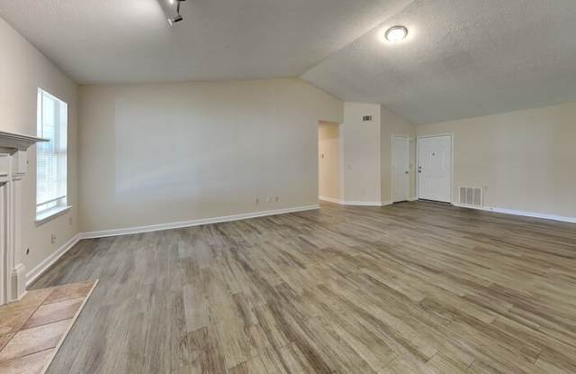 1410 Stoneleigh Way Gallery 3