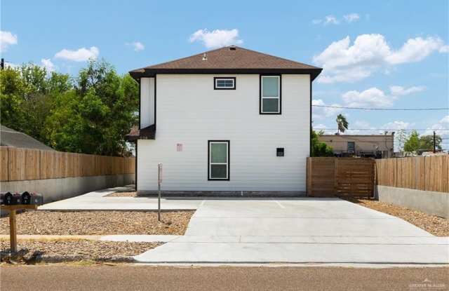 208 S Kansas Avenue Gallery 1