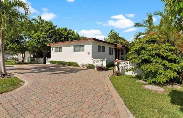 2211 SW 75th Ave - 2211 Southwest 75th Avenue, Coral Terrace, FL 33155