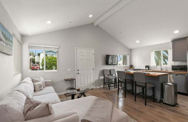 Charming Beach Bungalow | Furnished or Unfurnished | Huge Yard  Prime Location! photos photos