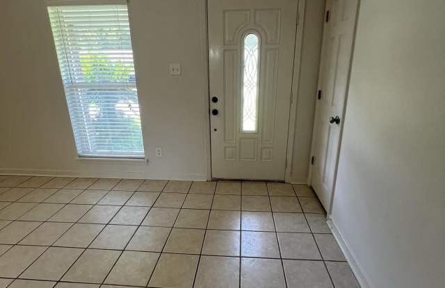 2819 Lawnwood Drive Gallery 3