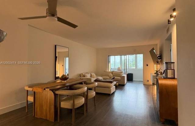 4200 Hillcrest Dr - 4200 Hillcrest Drive, Hollywood, FL 33021