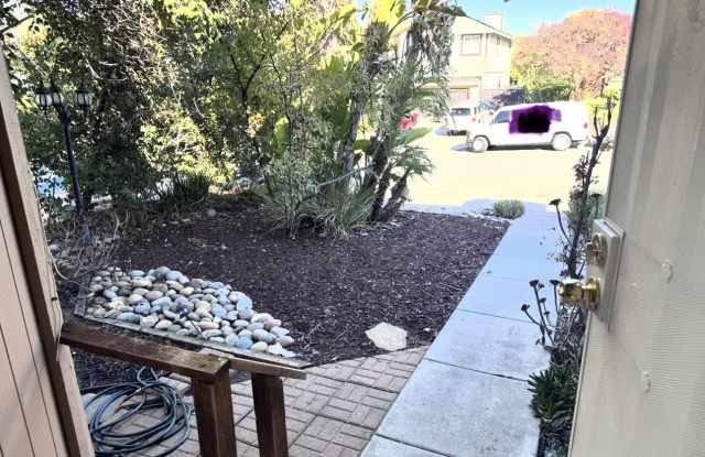 4044 Rockford Drive Gallery 2
