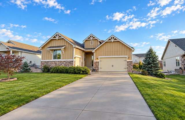 4-Bedroom, 2 Bath Single Family for Rent in Elizabeth, CO| Attached 2 Car- Garage & Modern Kitchen Gallery 1
