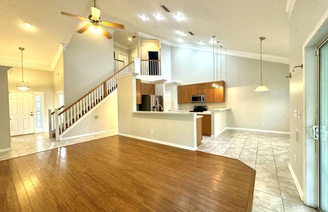 900 PARADISE Lane Gallery 4