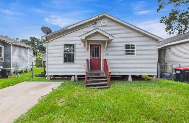 3 bed, 2 bath home now available in Lafayette! photos photos