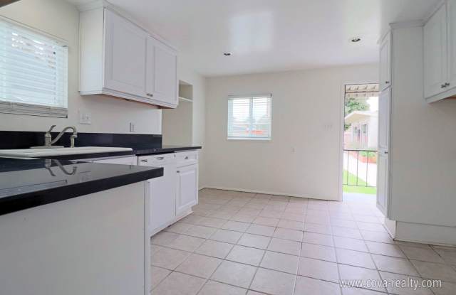 Charming Downtown Oxnard Home with Modern Amenities and Prime Location Gallery 4