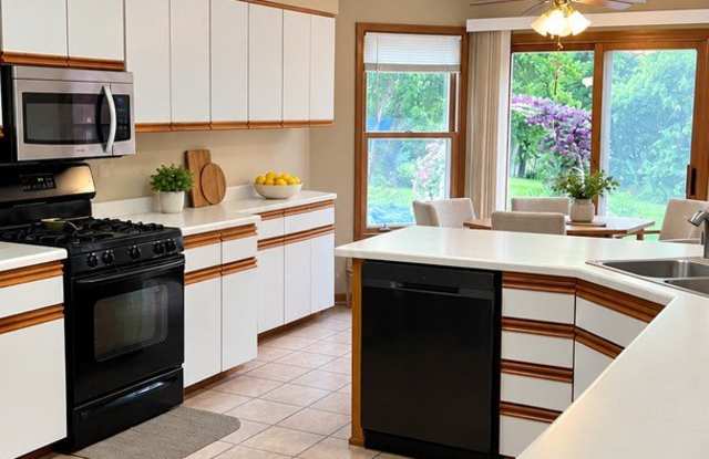 2460 Otter Creek Lane Gallery 4