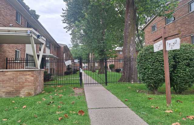 Two bedroom condo in Detroit Gallery 4