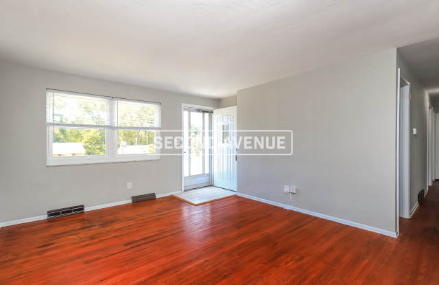 468 Crestview Dr Gallery 2