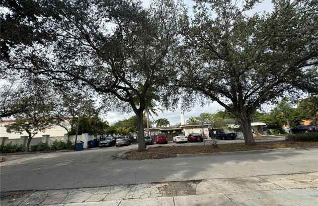 921 N 17th Ct photos photos