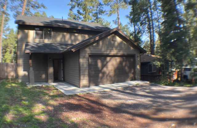 Charming Mountainaire Two-Level Home with 2-Car Garage – Available September! photos photos