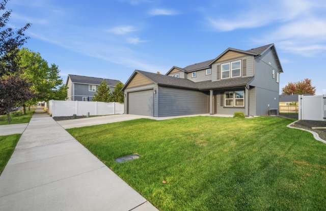 Spacious 4BR/3BA Home for Rent in Airway Heights Gallery 1