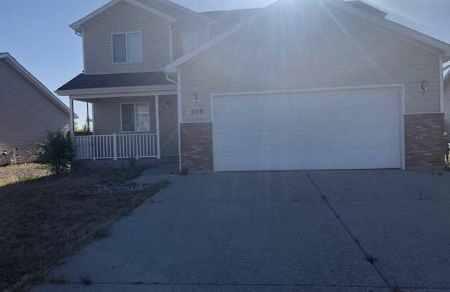 COMING SOON!!! Recently Remodeled 3 bedroom 2.5 bathroom! Gallery 1