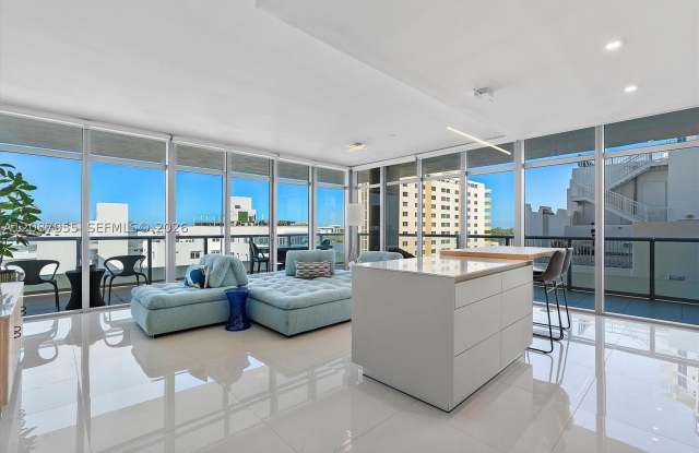 3737 Collins Ave Gallery 3