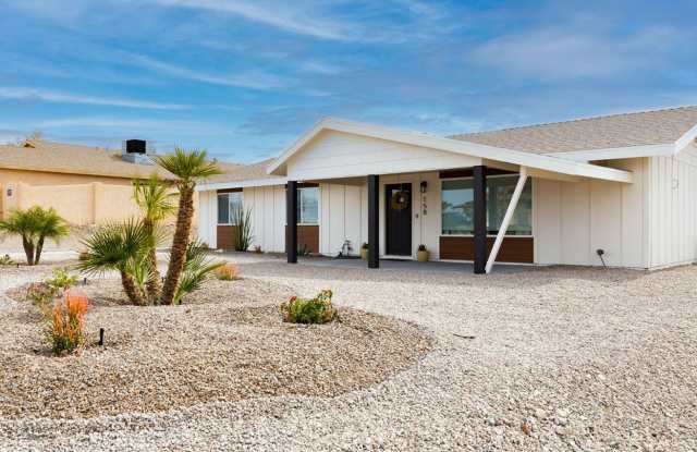 Beautiful Lake Havasau Home photos photos