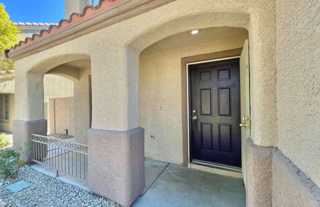 MOVE-IN SPECIAL! Move in by October 1, 2026, and receive $600 OFF MOVE IN! Gallery 4