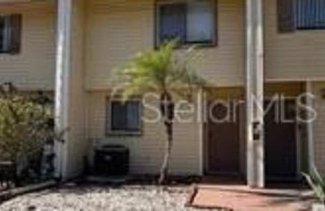 22726 GAGE Loop Gallery 1