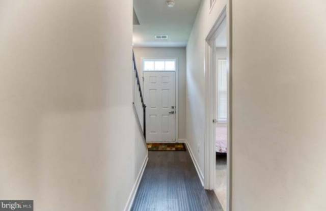 8238 Miner Street Gallery 4