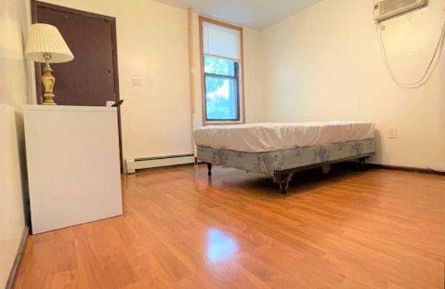 802 Pavonia Ave photos photos