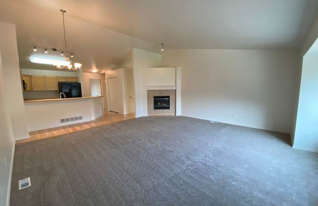 3 Bed / 2 Bath / 2 Car Garage Townhouse in Eagle River has views for days!! photos photos