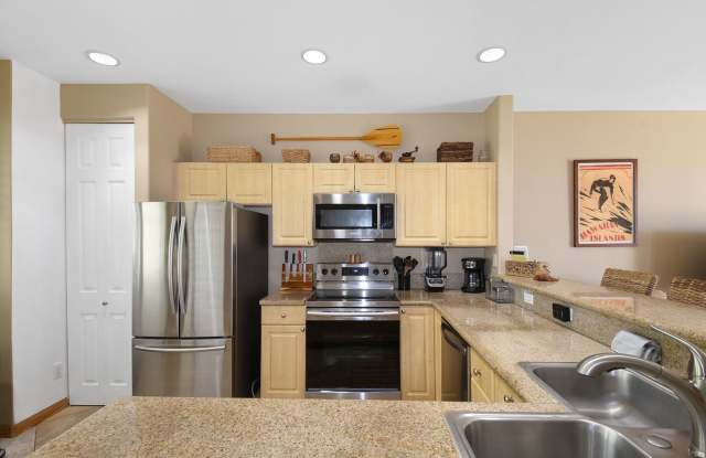 TURNKEY - LUXURY 2BED/2BA FULLY FURNISHED CONDO AVAILABLE! Gallery 3