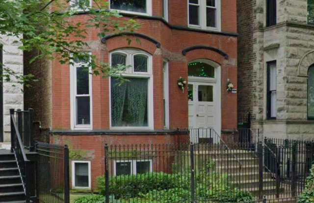 865 W NEWPORT Avenue photos photos