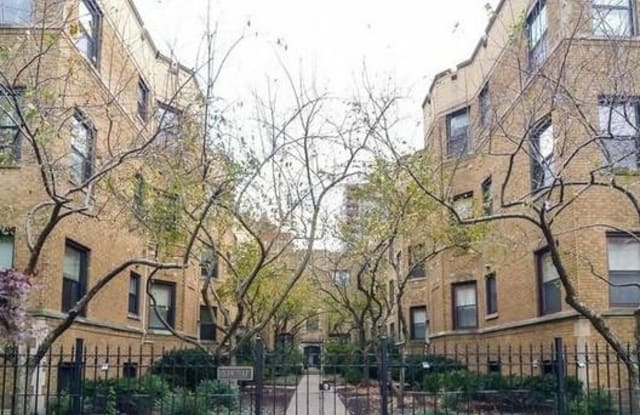 545 BROMPTON - 545 W Brompton Ave, Chicago, IL 60657