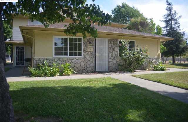 Single Story Condo photos photos