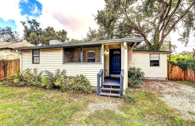 Cozy, Cute 3 bedroom 1 bath - 303 East 130th Avenue, Lake Magdalene, FL 33612 Cozy, Cute 3 bedroom 1 bath - 303 East 130th Avenue, Lake Magdalene, FL 33612