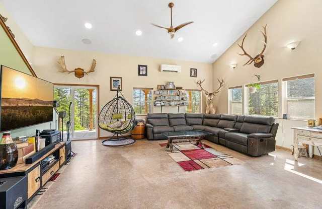 3261 C Lane Mountain Way Gallery 2