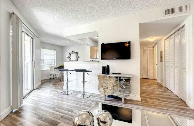 11588 Westwood Boulevard Gallery 3