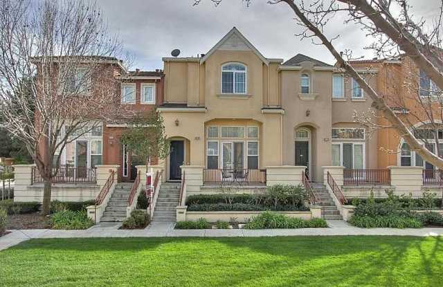 QUIET, PRIVATE LIVING NEAR WORK, SCHOOL, & MORE BEAUTIFULLY UPDATED | OPEN FLOORPLAN photos photos