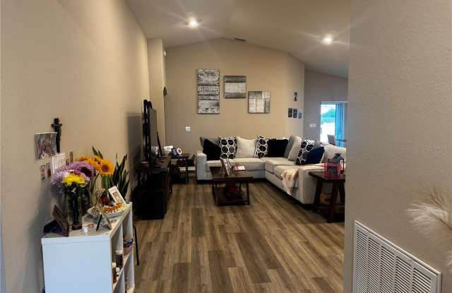 1391 MOUNTAIN FLOWERS Lane Gallery 4