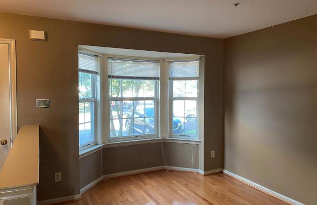 309 HUNTINGTON Court Gallery 2