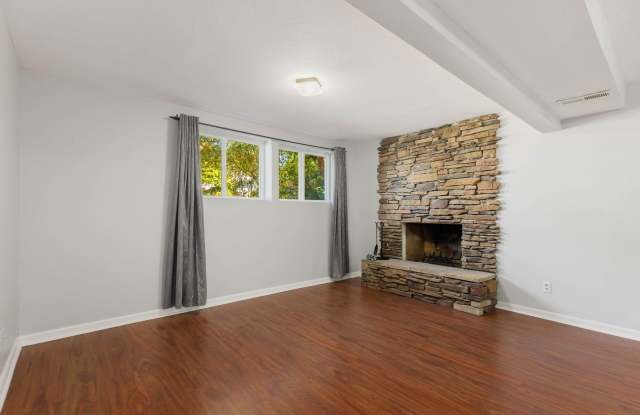 Beautiful 4 Bedroom Home on Quiet Cul-de-Sac – Ideal for Multi-Generational Living! Gallery 3