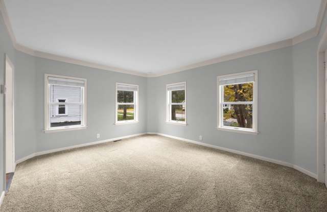 Two Bedroom One Bath Ranch Duplex in Batavia Gallery 4